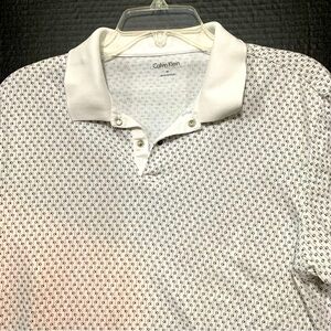 CALVIN KLEIN. Signature Polo Shirt. Size M. Made in India. Comfortable. …